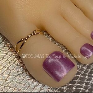 TOE RING Golden or Silver Idol Knot Elastic Stretch Big Toe Ring